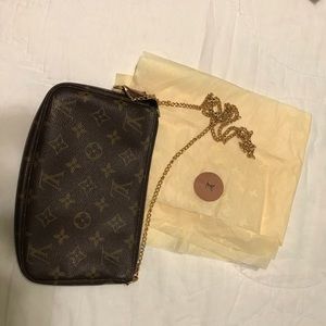 LV Pochette